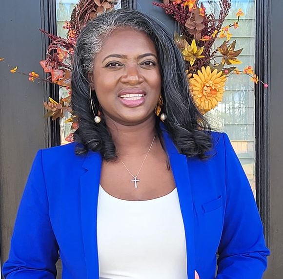 Meet your Posher, Stefanie - Picture 1 of 1